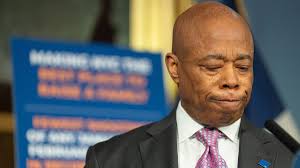 As of today, there are two ways a New York City mayor can be removed. A  Charter Revision Commission is recommending adding a third way that  includes voter input. bit.ly/43Dpf2o