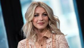 Direct the hair from one side to other as you blow dry. Julianne Hough S New Haircut Is An Easy And Stylish Way To Help Grow Out Your Bob Self