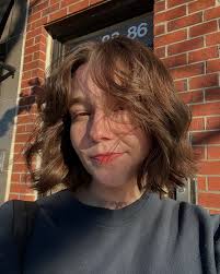 I guess it's time to give some news 🌞 Have been a bit quiet here recently,  but things are moving and grooving I can barely keep up!!! Been writing  tons and meeting