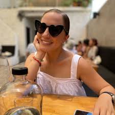 Photographer recommendation for family photos in Cabo?