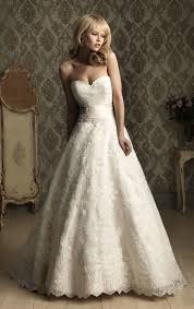 Petite Wedding Dresses How To Choose Wedding Dress According To Figure Petite Princess Allure Wedding Dresses Wedding Dress Train Ivory Lace Wedding Dress