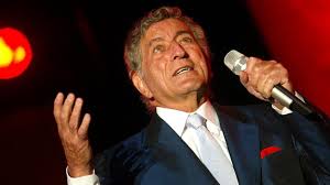 El legendario cantante Tony Bennett revela que padece alzhéimer
