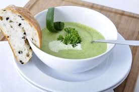 Recette Soupe De Courgettes A La Vache Qui Rit En Video Recette Recette Chouchou Soupe Courgette Recette Soupe Courgette