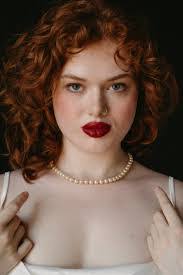 Lillian Harrison's Instagram, Twitter & Facebook