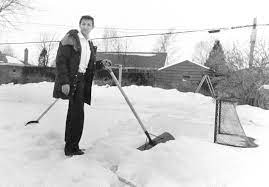 Walter gretzky, the father of nhl great wayne gretzky, has died at age 82. Tales Of Walter Gretzky The Iconic Backyard Rink Russian Party Time And Homespun Lessons Learned The Star