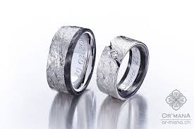 Fein Strukturierte Palladium Ringe Mit Diamant Und Carbon Streifen Eheringe Selbst Geschmiedet Ring Verlobung Ring Mit Diamant Hochzeit Ringe