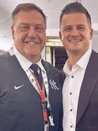 Yankees pitcher spotted with pop star