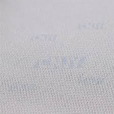 rouleau de tissu blanc pour de ciel de toit et sellerie auto au maillage nid d abeille haute qualite