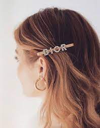 33 Easy Ways To Style Your Hair With Hair Clips Hair Down Straight Hairstyle Simple Hairstyle Hair Accessories Hair Scarf Styles Hair Accessories For Women