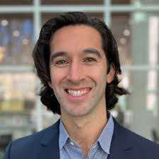 As the first person in my family to graduate from high school, university,  and soon, a prestigious graduate program, I'm proud to confidently share my  #firstgen story in Poets&Quants' First…