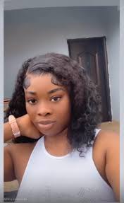 ⭐️ Drop me a message if you'd like a loaf⭐️ Hello dear neighbours 🤩 I just  wanted to ask your thoughts. I bake a lot of sourdough bread and it's  always too