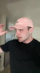 Isaiah Ross (@ihatezeak)