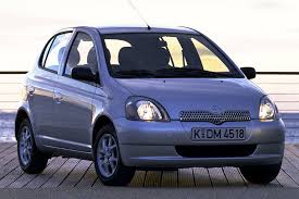 Yaris kupiony był w polskim salonie w lipcu 2005, miał 3 właścicielki. 1999 Toyota Yaris 1 3 16v Vvt I Linea Luna Full Specs Site Awy