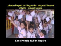 Oleh itu, rukun negara sangat penting sebagai peraturan dan norma hidup bagi mewujudkan perpaduan dalam kalangan pelbagai kelompok etnik di negara ini. 5 Prinsip Rukun Negara Youtube