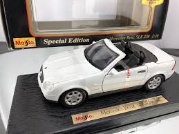 Maisto 1996 Mercedes Benz Slk 230 Convertible White 1 18 Diecast Sports Car Maisto Mercedesbenz Slk230 Slk230kompre Mercedes Benz Slk Mercedes Benz Diecast