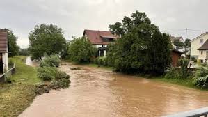 Severe weather can occur anywhere in the world, and there are different types of it, which can depend on geography, topography, and atmospheric conditions. Extremes Wetter In Deutschland Unwetter Werden Noch Heftiger Ausfallen