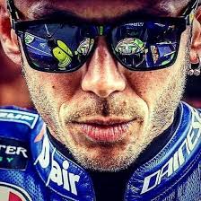 Valentino rossi e i suoi uomini aprono le porte ai giovani talenti delle due ruote. Io Sto Con Valentino Rossi Home Facebook