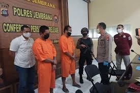 Mereka bisa berperan sebagai produsen, konsumen. Penjual Dan Pengguna Sabu Dibekuk Balipost Com