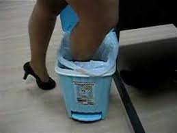 Топик — small living creatures foot crush!!! Woman Stomps Mouse Barefoot Shefalitayal