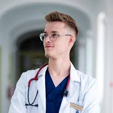 𝓓𝓻. 𝓕𝓮𝓻𝓭𝓲𝓷𝓪𝓷𝓭 𝓢𝓬𝓱𝓾𝓼𝓽𝓮𝓻 (@skillr3x) • Threads, Say more