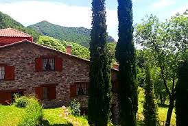 Casa rural del veïnat de rocabruna al terme municipal de camprodon. Holiday Homes Camprodon Girona Vacation Rentals