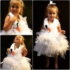 Bjork Swan Dress Costume A Few More Of My Bjork Swan Dress Because It S Oscar Night And Why Not Show Off Your Feathers Eta Bjork Wore It Bjork Swan Dress Swan Dress Swan Costume Diy