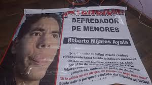 Oigan fuera de joda de verdad Roberto se fue porque con esta lona quedó  quemado? Porque hasta donde yo se, pusieron esa lona y luego el mismo  gargajo la quito. Aunque la