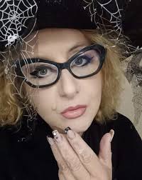 Damiano dei Maneskin ha dedicato Coraline alla sua fidanzata Giorgia  Soleri, che ha convissuto per anni con malattie, all'epoca invisibili, come  vulvodinia ed endometriosi, ha sofferto senza essere capita e creduta dai