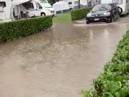 Unwetter in der schweiz/überall wasserfälle und überschwemmungen im tessin/ticino. Tessin Campingplatz In Tenero Wegen Unwetter Uberflutet Blick