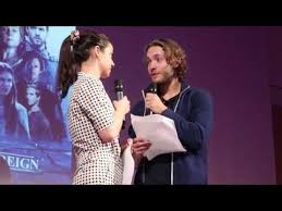 Desert jam at coachella, april 14, 2018. Reign Adelaide Kane Toby Regbo Rejouent La Scene De La Demande En Mariage Long May She Reign Youtube