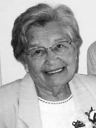 Courtney Remington's Instagram, Twitter & Facebook