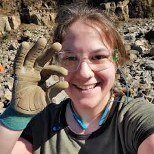 Annie LeClair (@AnneeDroid)