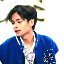 Kurt Fielding's Instagram, Twitter & Facebook