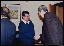 Öğrenim hayatına bilecik'te bir ilkokulda başlayan özal, daha sonra mardin, konya ve kayseri'de öğrenimini sürdürdü. Dr Samir Ghaushe With The Turkish President Turgut Ozal During The Islamic Summit Conference The Palestinian Museum Digital Archive Pmda