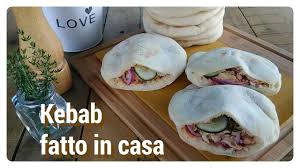Chi dice il kebab non si può preparare in casa non conosce questa ricetta.ecco come fare un piatto buono come quello che si mangia in turchia ads1 kebab, che in arabo significa carne arrostita, è un piatto tipico della cucina mediorientale, famoso nel mondo, soprattutto in turchia, dove è noto come kebap. Kebab Fatto In Casa Homemade Kebab Recipe Youtube