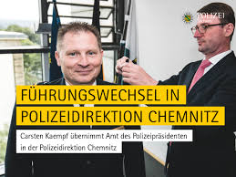 Roland wöller das neue hilfeleistungslöschgruppenfahrzeug (hlf) 10 der ortsfeuerwehr friedersdorf in der gemeinde markersdorf unter die lupe genommen. Obluvstbnupxbm