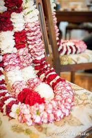 We are the best in rose petal garland maker in chennai you may merge our fresh wedding garland with our wedding flowers. Indian Wedding Garlands Indian Wedding Garland Flower Garland Wedding Garland Wedding