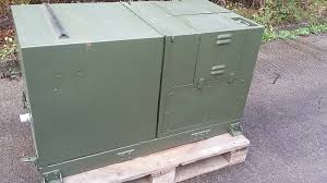 Bei langschwert dieselaggregate finden sie eine große auswahl an hochwertigen dieselaggregaten, diesel stromerzeuger und notstromaggregate zu kostengünstigen preisen. Stromaggregat Stromerzeuger 6 5kw Diesel Uberholt M Zubehor Bundeswehr Generator Bw Ausverkauf De
