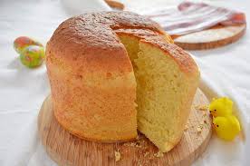 La torta pasqualina è una ricetta di pasqua tipica della liguria, si prepara con una pasta fatta di farina, acqua e olio stesa in sfoglie sottili che poi viene farcita con bietole e/o spinaci , ricotta e uova intere che diventeranno sode in cottura. Pizza Di Pasqua Al Formaggio Lacuocaignorante