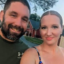 Shannon Oatman's Instagram, Twitter & Facebook