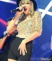 Moose knuckles is the term used in canada for a camel toe. ð˜'ð˜¢ð˜µð˜µð˜¦ð˜­ð˜ºð˜¯ On Twitter Moose Knuckle Rt Lavism Example Thats Not Even A Camel Toe Thats A Fucking Buffalo Hoof Http T Co Ngwak6lbzq