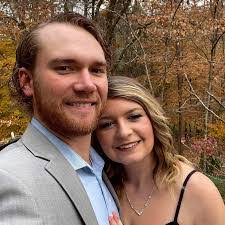 Dawn Moline's Instagram, Twitter & Facebook