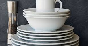 Bistro 24 Piece Dinnerware Set Sur La Table Modern Dinnerware Dinnerware Set Dinnerware