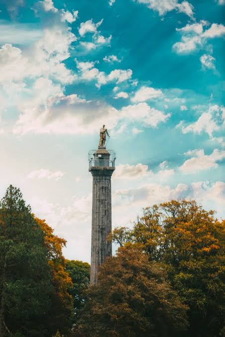 📍Cole's Monument Cole's Monument, which stands within Forthill Park in Enniskillen and is one of the most prominent landmarks in the town's skyline. Started in 1845, the monument took twelve years to