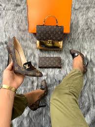 Louis Vuitton Luxe Lifestyle Sapatos Chiques Sapatos Bolsas