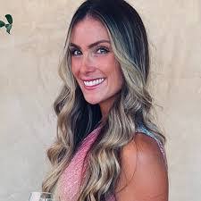 Jennifer Dwyer's Instagram, Twitter & Facebook