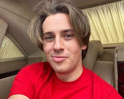 Его отец александр александрович галкин был с детства максим галкин устраивал семейные концерты и участвовал в школьных праздниках и. Biografiya Maksima Galkina Semya Lichnaya Zhizn Novosti