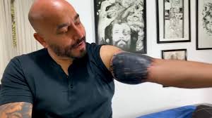La actriz utilizó su espalda como lienzo para una obra que ocupa casi todo su dorso. Tatuaje Infobae