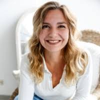 Kristin Hofmann's Instagram, Twitter & Facebook