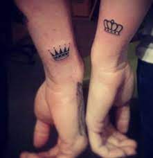 Below are 61 iconic king and queen tattoo ideas: King And Queen Crown Tattoos For Couples Best Tattoo Ideas Tatuaggi Per Coppie Idee Per Tatuaggi Tatuaggio Corona Regina